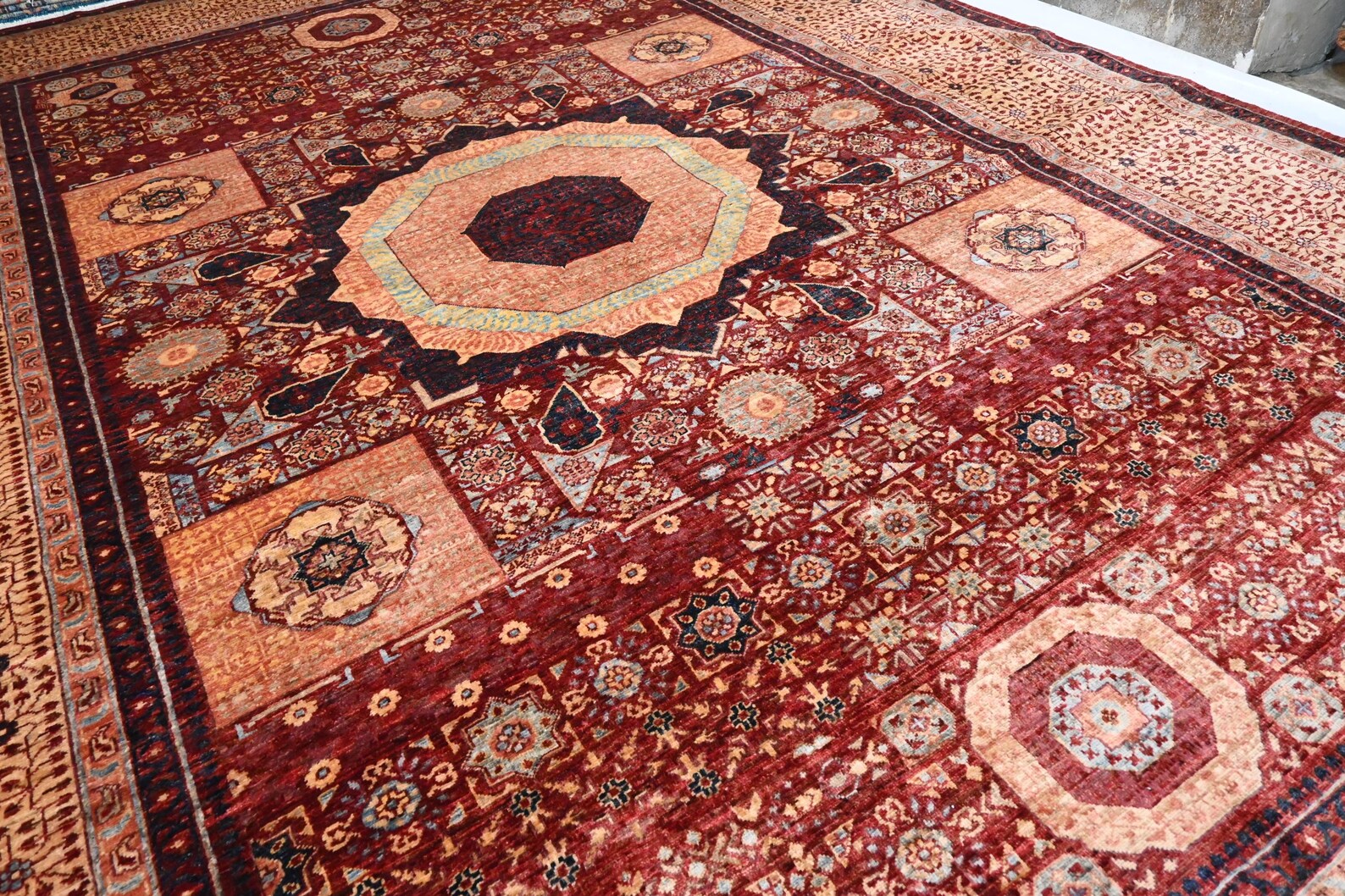 Rubra Majlis 9’10” × 13’11”