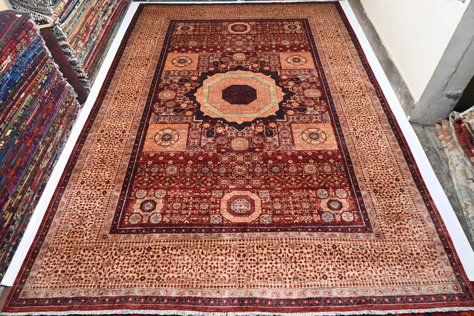 Rubra Majlis 9’10” × 13’11”