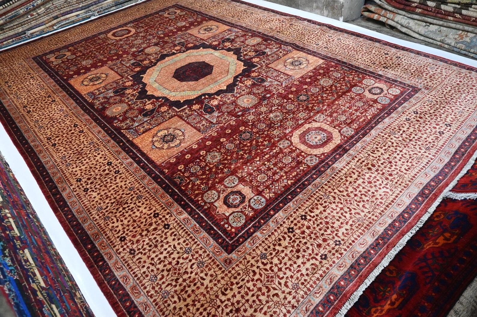 Rubra Majlis 9’10” × 13’11”